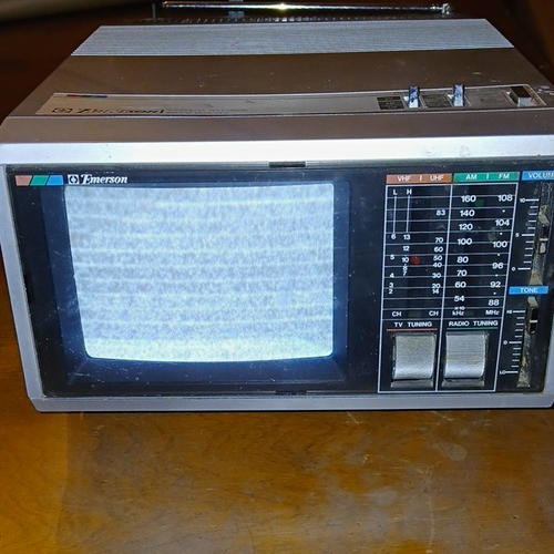 Emerson 5.5" Color Portable TV with AM/FM Receiver Radio Combo | eBay