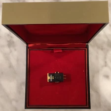 AUDIO TECHNICA AT15SA CARTRIDGE & GENUINE ATN15 SHIBATA STYLUS IN DISPLAY CASE .