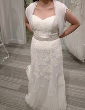 Davids Bridal Wedding Dress Size 4 XS IVORY LACE DRESS  Cap sleeve keyhole back