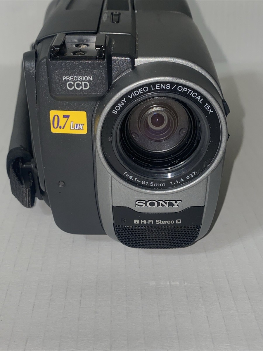 Sony CCD-TRV44 Hi8 Analog Camcorder Handycam Vision