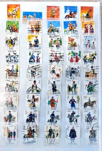 Spanische Briefmarken 1973 - 1978 Militäruniformen alle 9 Sätze in gutem gebrauchten Zustand