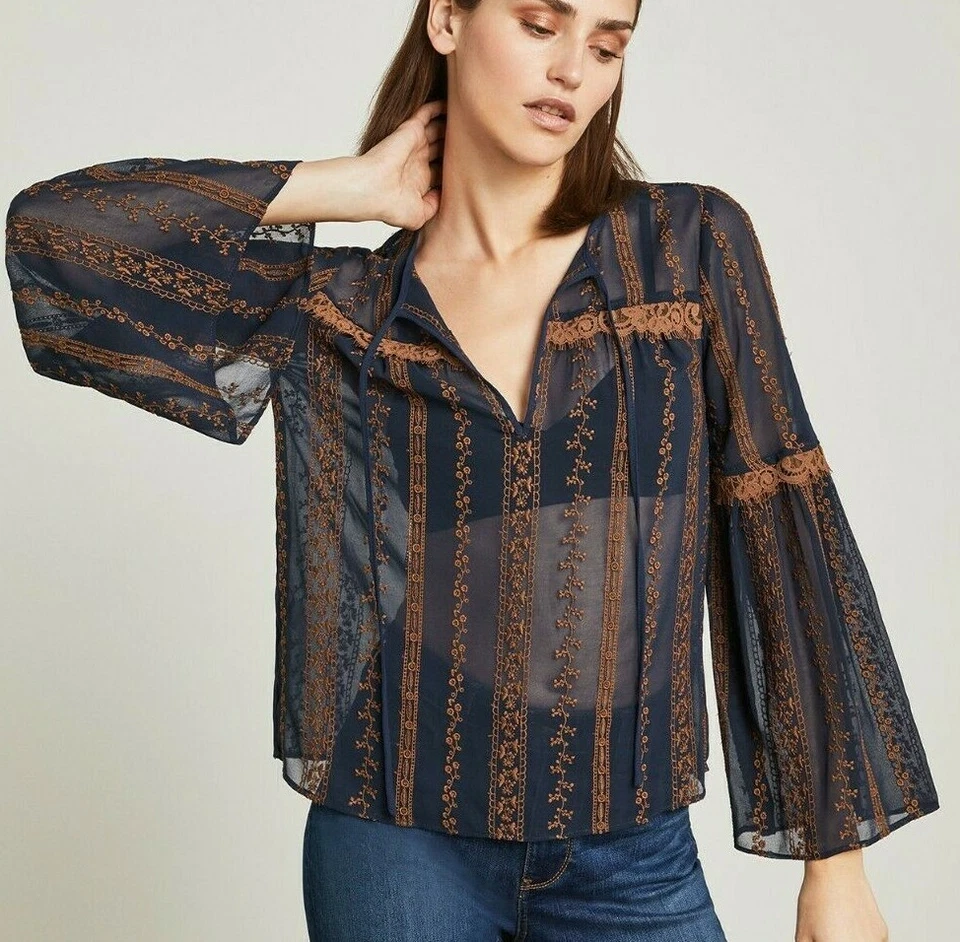 $228 NUEVO CON ETIQUETAS BCBGMAXAZRIA Talla XS CAÑÓN FLORAL BORDADO MANGA CAMPANA TOP AZUL MARINO COMBO