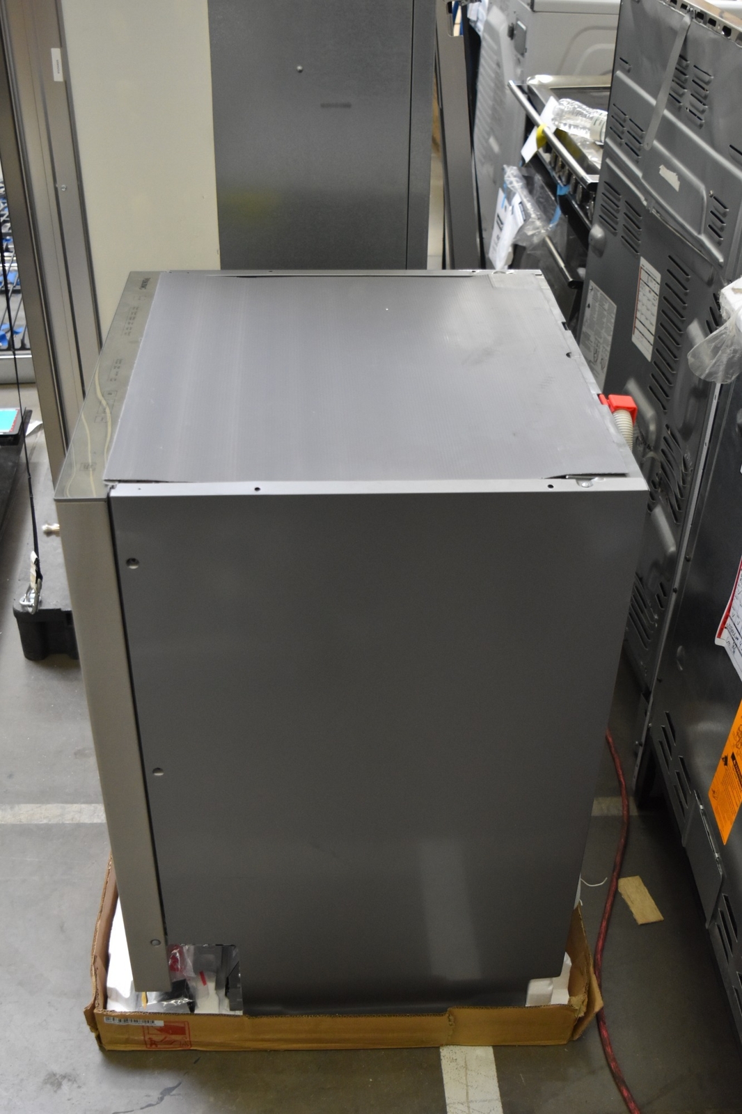 Viking VDWU324SS 24" Stainless Fully Integrated Dishwasher NOB 130491