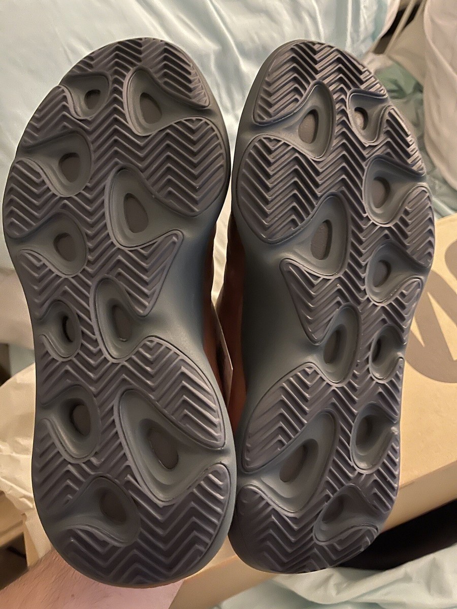 NEW adidas Yeezy 700 V3 Copper Fade 2021 Size 10.5 Sneakers