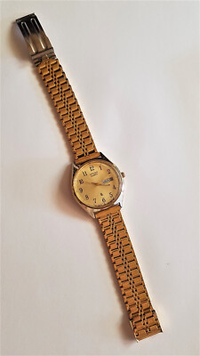 Lot De 6 Montres Quartz - Modèle REF10660J - Occasion Pour Femme - Marque Générique