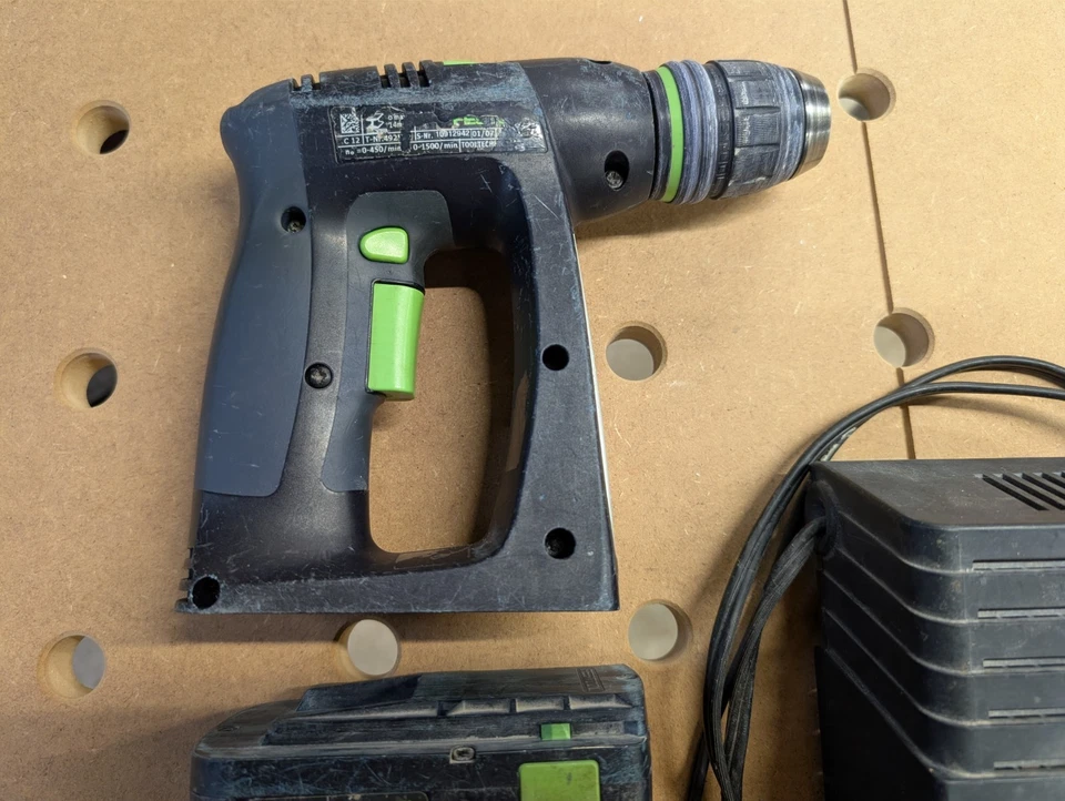 Broca FESTOOL C12 Li-ion, 2 baterias e carregador. As baterias são fracas. - Imagem 4 de 4