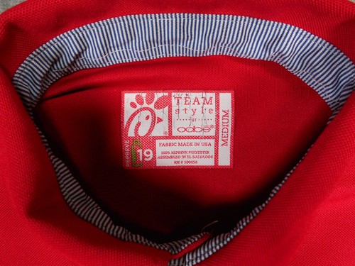 Chick-Fil-A Oobe Men’s Red Employee Polo Shirt Uniform Size Medium - Picture 3 of 7