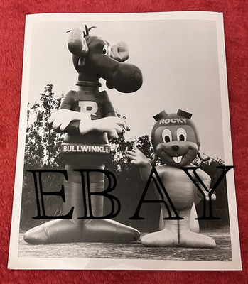 ROCKY and BULLWINKLE press photo giant balloons Thanksgiving Day Parade float?
