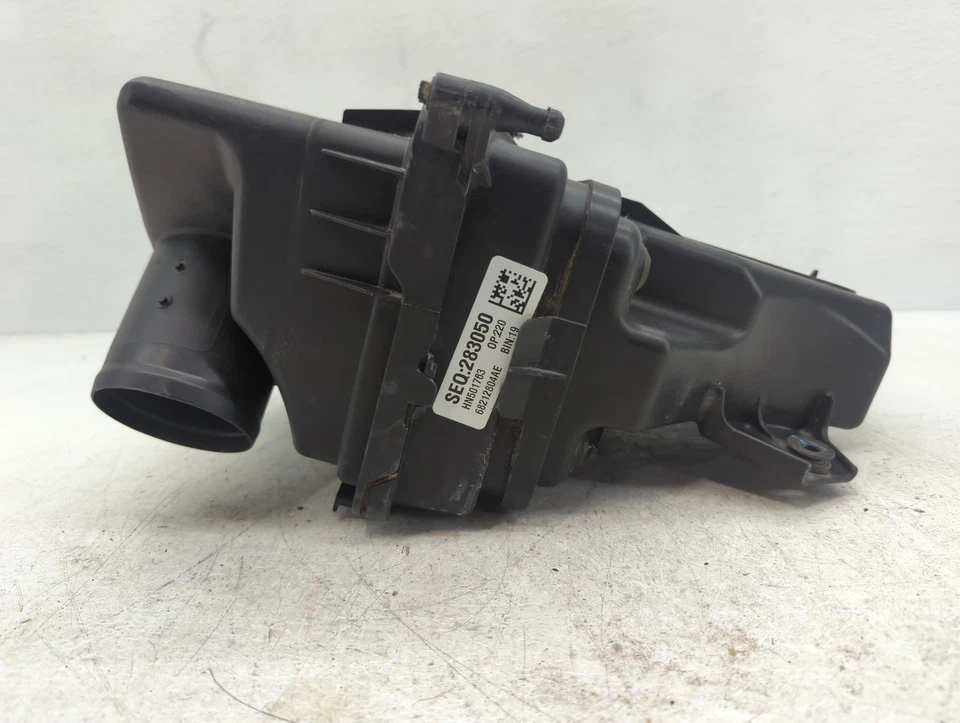 Tubo de manguera conducto de admisión filtro de aire Chrysler 200 2015-2017 LPY79 Foto 2 de 4