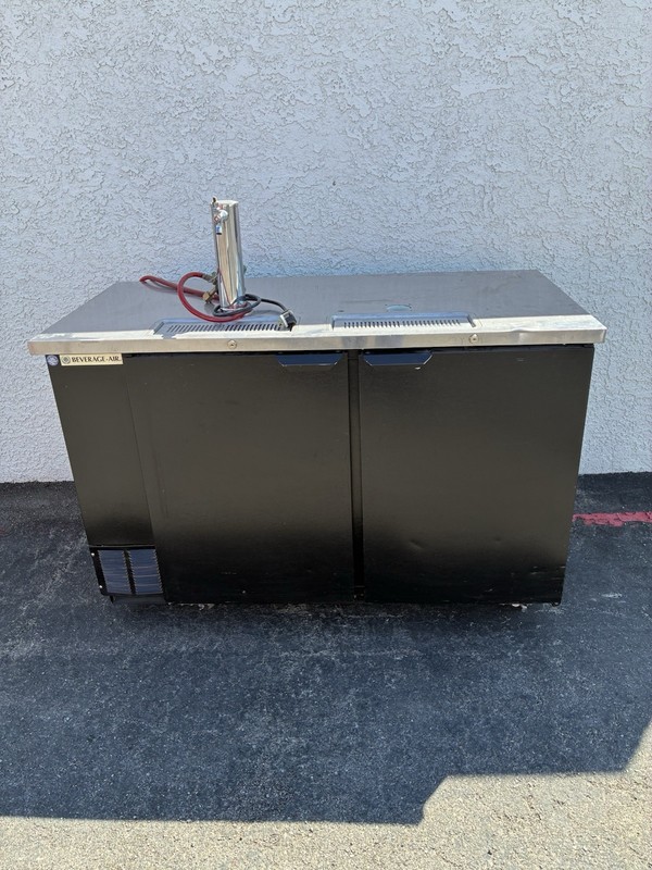 BEVERAGE AIR DD58-1-b USED DOUBLE Keg BEER DISPENSER KEGERATOR REFRIGERATOR