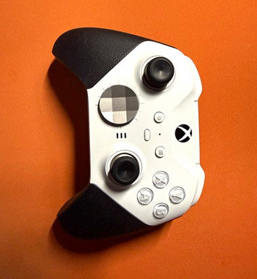 Microsoft Xbox Elite Series 2 Wireless Controller Weiß/Schwarz, programmierbar