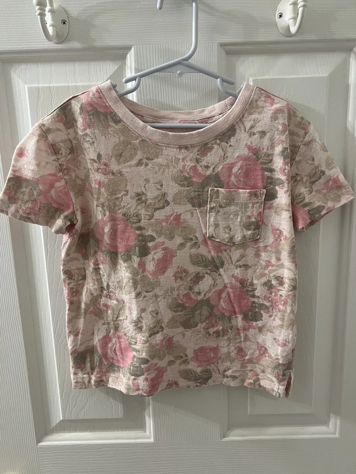 Camiseta Gap × LoveShackFancy Niños Floral Rosa Algodón Bolsillo Pequeña 6/7 Foto 3 de 4