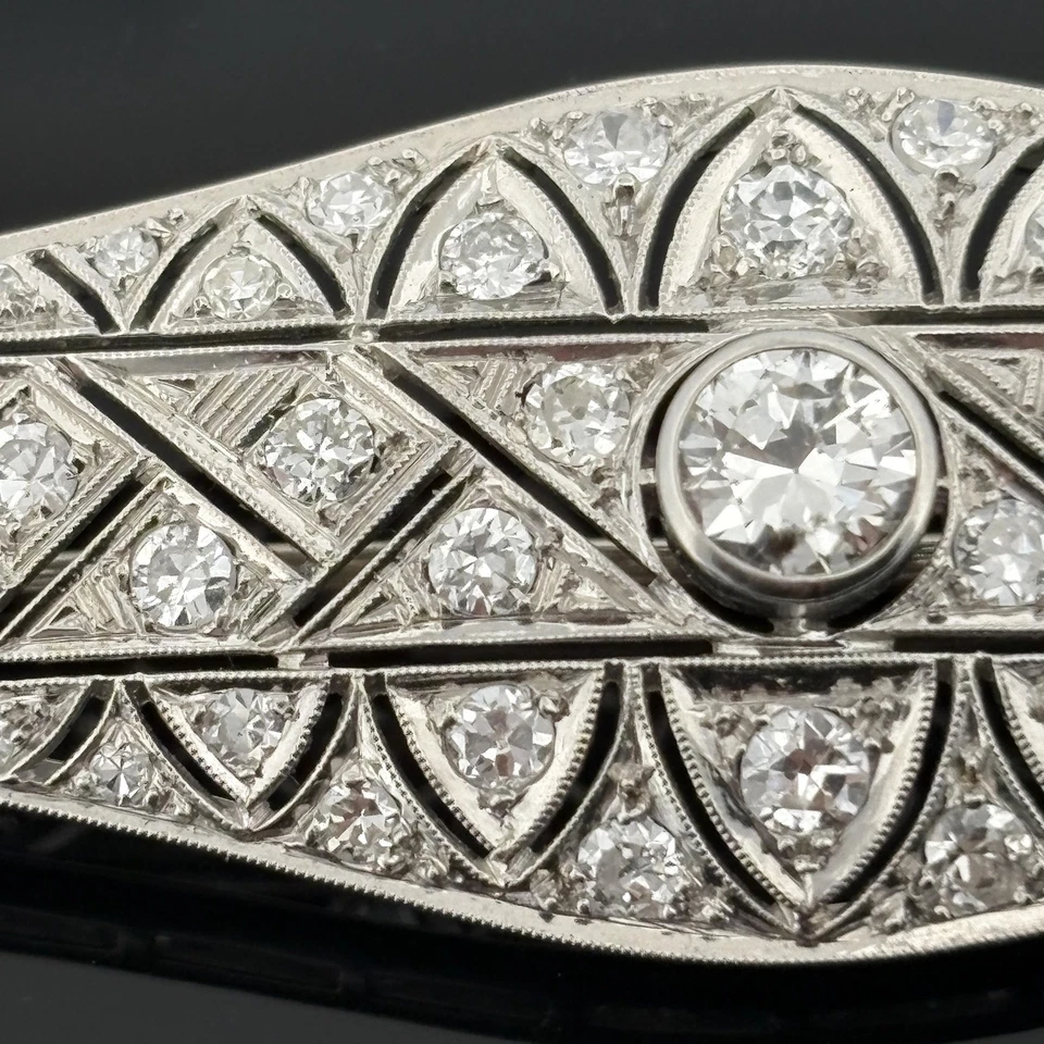 Broche francés vintage de diamantes de platino de mediados de siglo de 3,90 quilates Foto 4 de 4