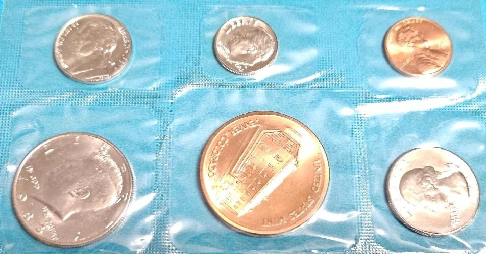 1983 D US Mint Souvenir Set ~ Denver Mint  Set with Envelope  & Medal US Coins - Image 3 of 4