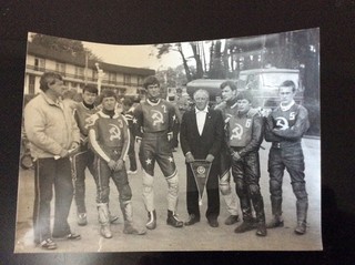 1980's RUSSIA SPEEDWAY TEAM PHOTO ( GOOD CONDITION )