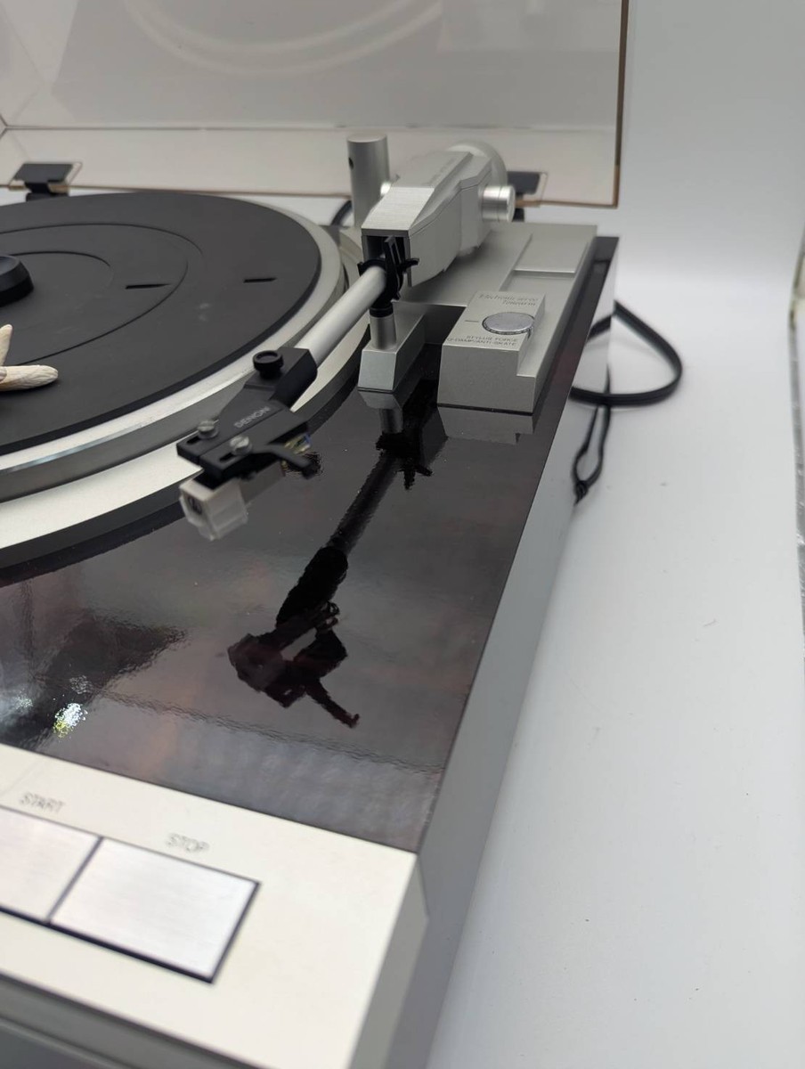 Denon DP-47F Fully Automatic Direct Drive Turntable energized 100V