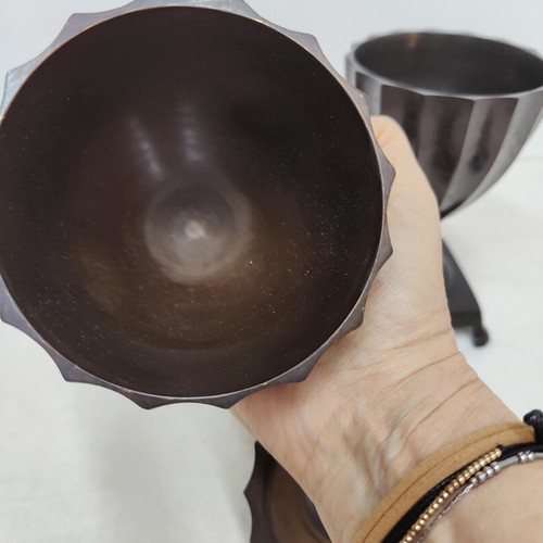 Matching Pair SOLID BRONZE Vintage Engraved Urns 10", Footed W/ Lids, Unmarked - Picture 15 of 21