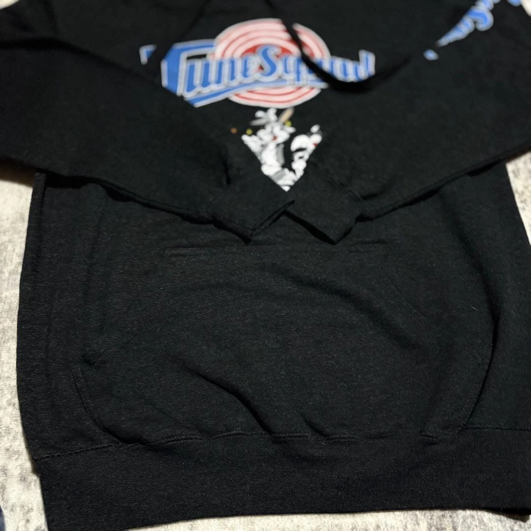 VETEMENTS Abbigliamento usatoy Loone Tune Tuned Squa logoa fel conpuccio c Mero neroacite