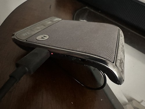 Visière de haut-parleur portable sans fil Bluetooth dans la voiture Motorola Roadster 2 TZ710 - Photo 2 sur 3