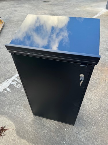 Restaurant Reception Desk with lockable cabinet,acrylic black top with slant - Picture 5 of 7