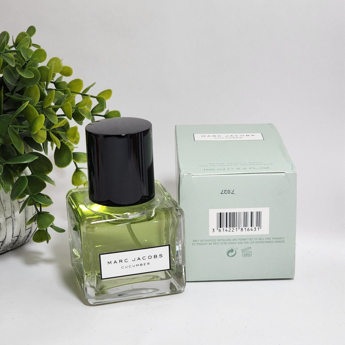 Marc Jacobs Cucumber Eau de Toilette Spray 3.4 fl oz / 100 mL