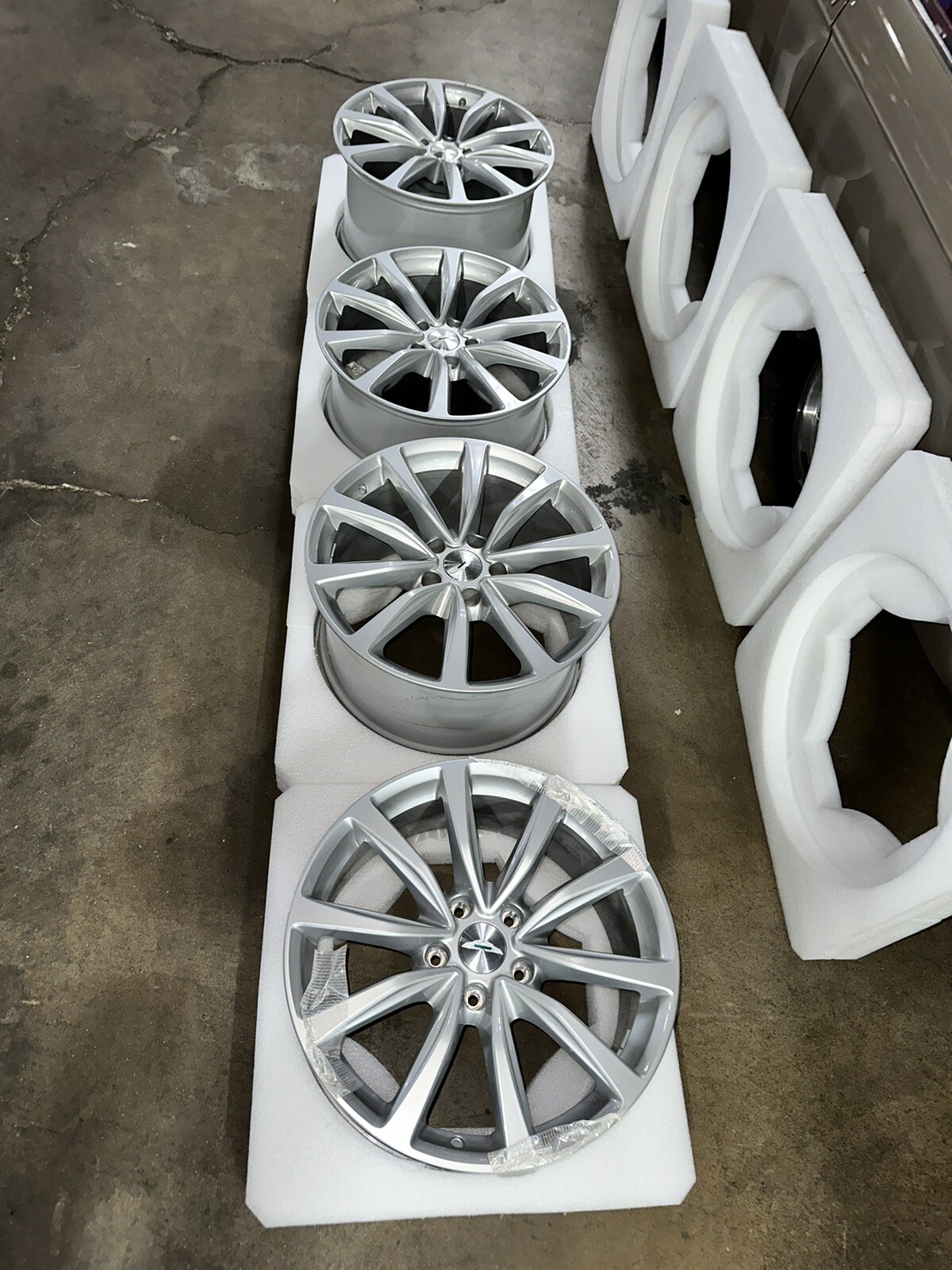 2022 Aston Martin Oem Wheels