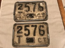 CONNECTICUT SET of 2 Vintage matching License Plates