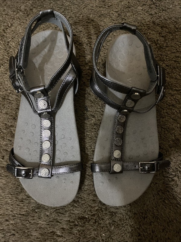 Vionic Sandals Women (size 8)