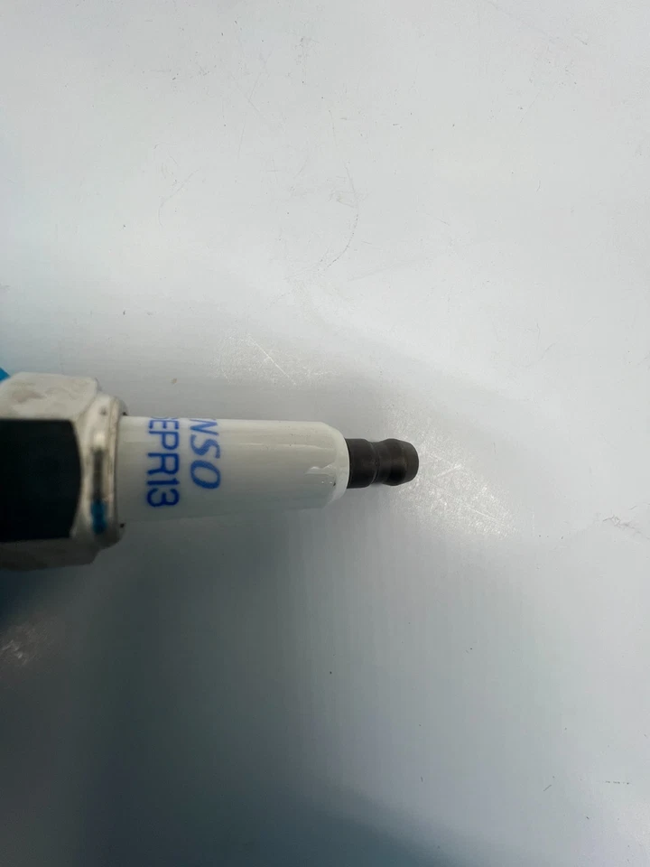 (CANTIDAD 4) Bujía DENSO 5092 PT16EPR13 Platinum para Ford Transit Connect 2012 Foto 4 de 4