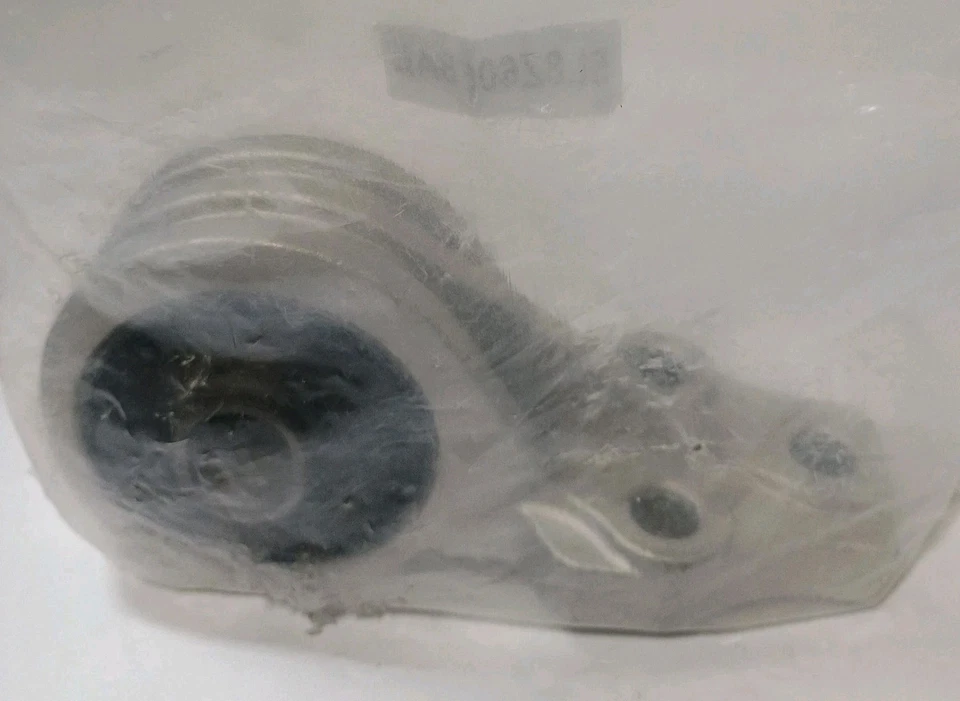 Montaje de motor trasero 5L8Z6068AE para Ford Escape Mazda Tribute Mercury Mariner Foto 4 de 4