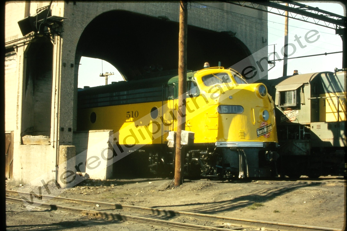 Original Slide CNW Chicago & Northwestern 510 EMD E8A 3-12-73 40th