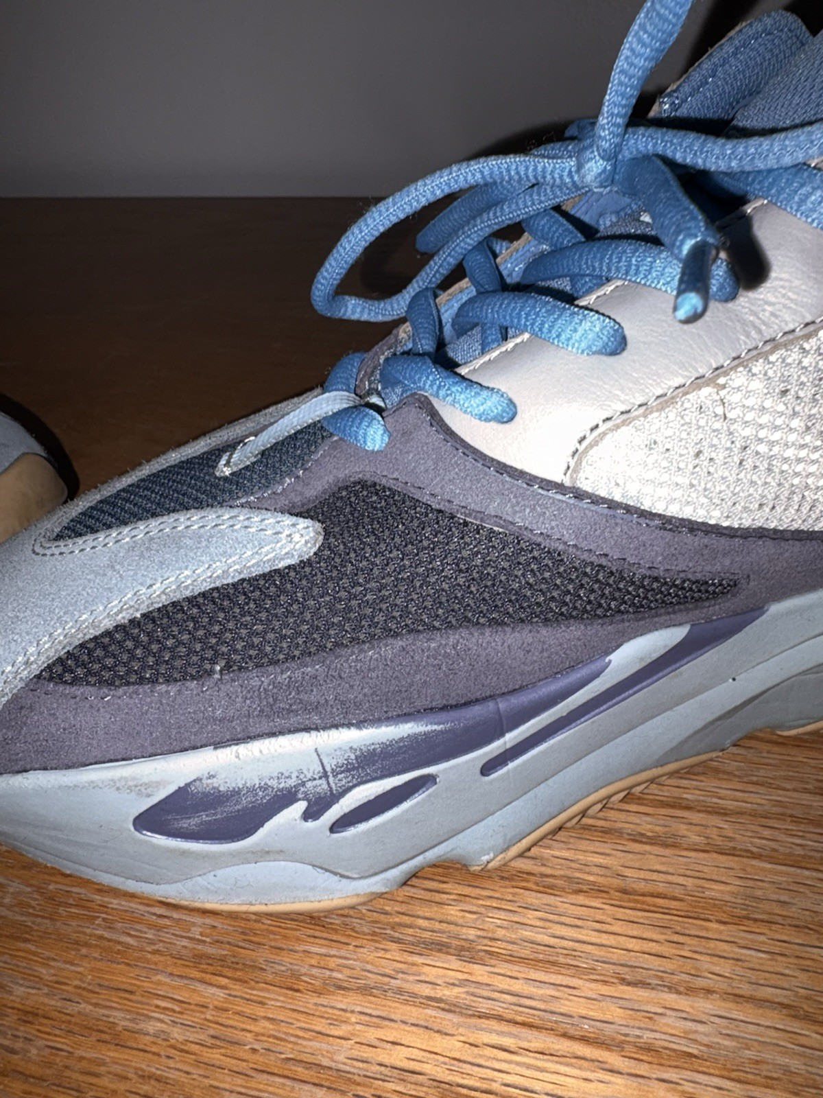 adidas Yeezy Boost 700 Wave Runner Carbon Blue Low Top Sneaker Kanye West thumbnail 4