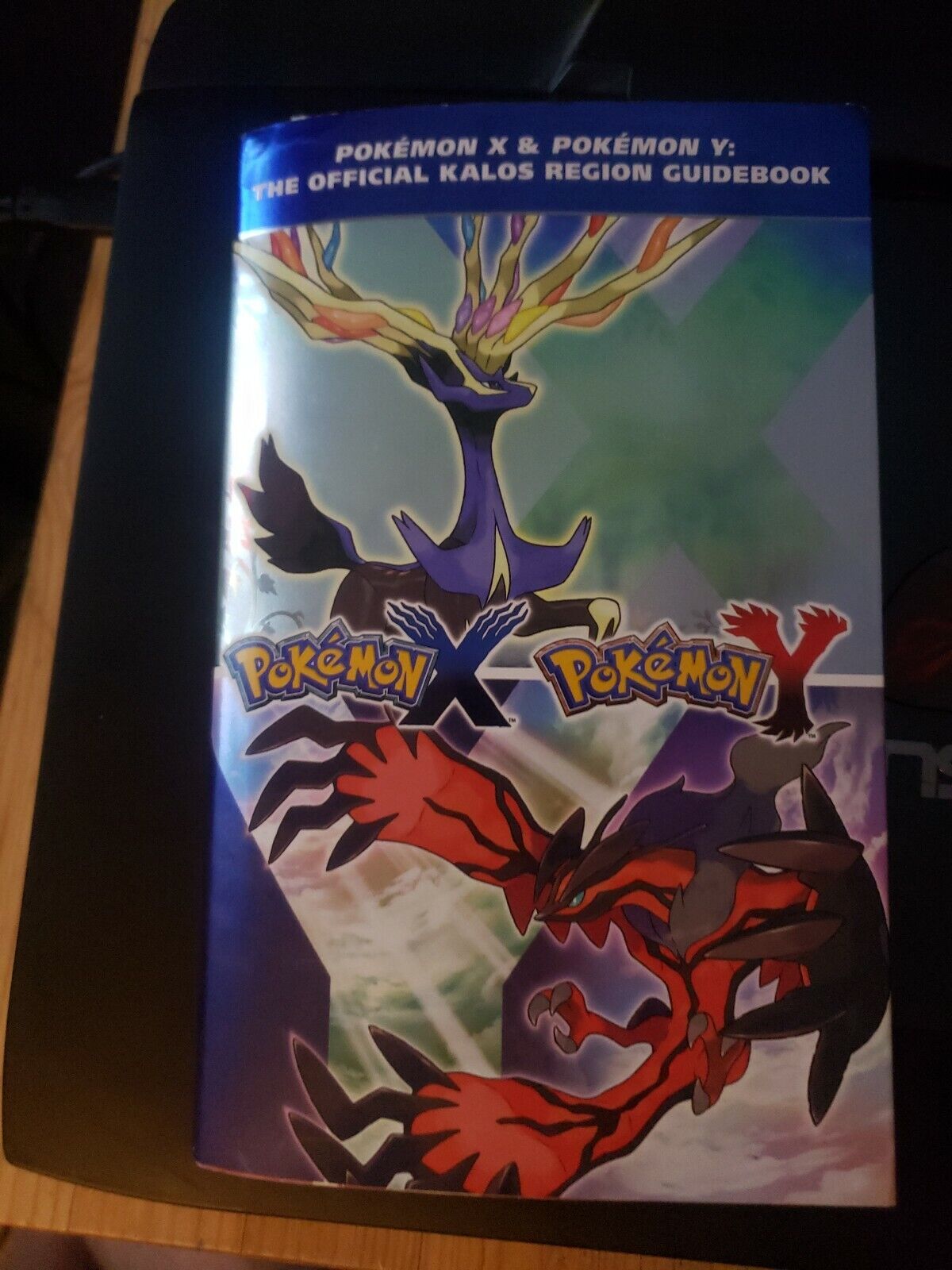 Pokemon X & Y The Offical Kalos Region Pokedex Strategy Guide No Poster Lot  9780804161992