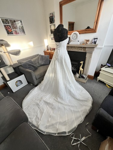 New Benjamin Roberts Ribbon And Sparkle Wedding Dress, Size 10 - Picture 12 of 19