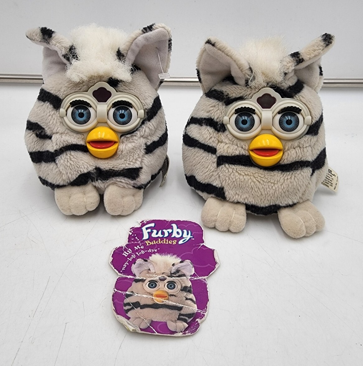 ファービーバディーズ Tiger Electronics Furby Buddies Big Hungry Bean Bag Giraffe Colored Furby