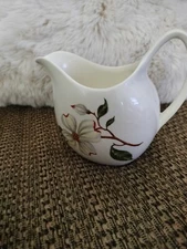 RARE VINTAGE MIDWINTER  ENGLAND DOGWOOD CREAMER  FASHION SHAPE 1961 STYLECRAFT