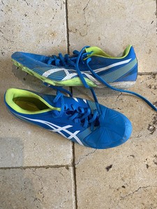 running spikes size 8