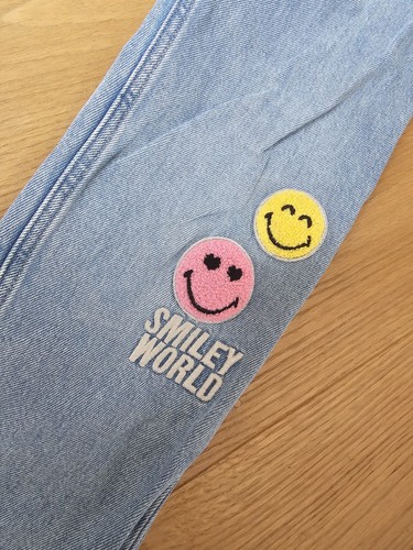 Relaxed Fit Paper Bag Jeans Smiley Patch gr. 134 H&M - Bild 2 von 4