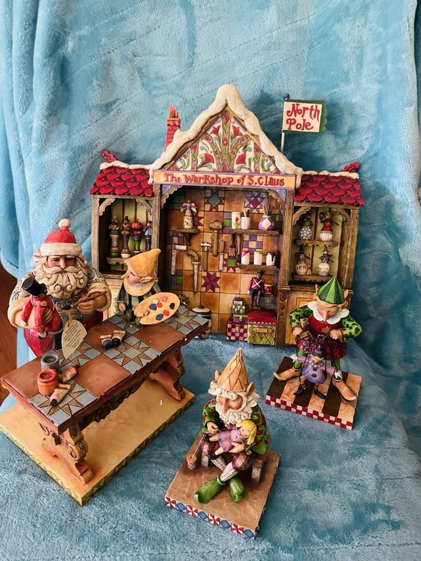 Jim Shore Heartwood Creek Santa's Workshop Christmas Set of 4 + Workshop Tools