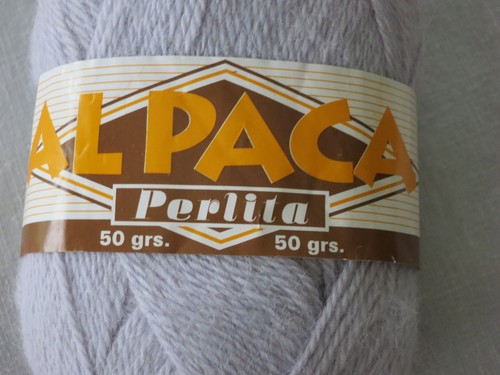 Lot of three (3) Skeins of Perlita Alpaca Knitting Yarn, Color 8105 Light Gray - Afbeelding 7 van 9
