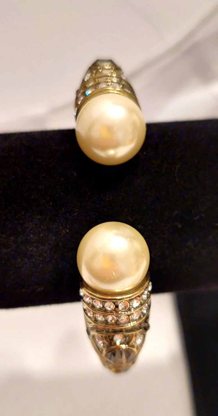 Heidi Daus hinged rhinestone bangle bracelet - image 4