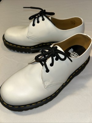 Dr. Doc Martens LA004 White Oxford Shoes Unisex Womens 9 Mens 8 Black Laces