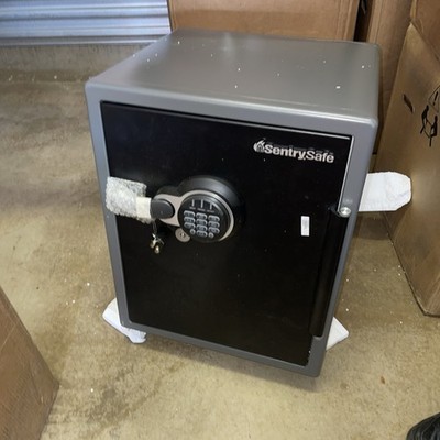 SENTRY SAFE Model sfw205grc Extra Large Steel Fire and Water Safe XX Large