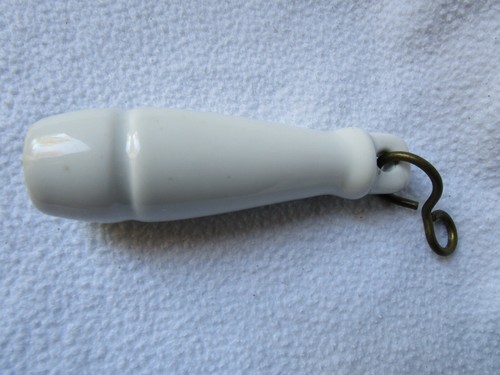 alter Porzellan Klo Toiletten Ziehgriff Abzieher 11cm mit Haken - Picture 2 of 5