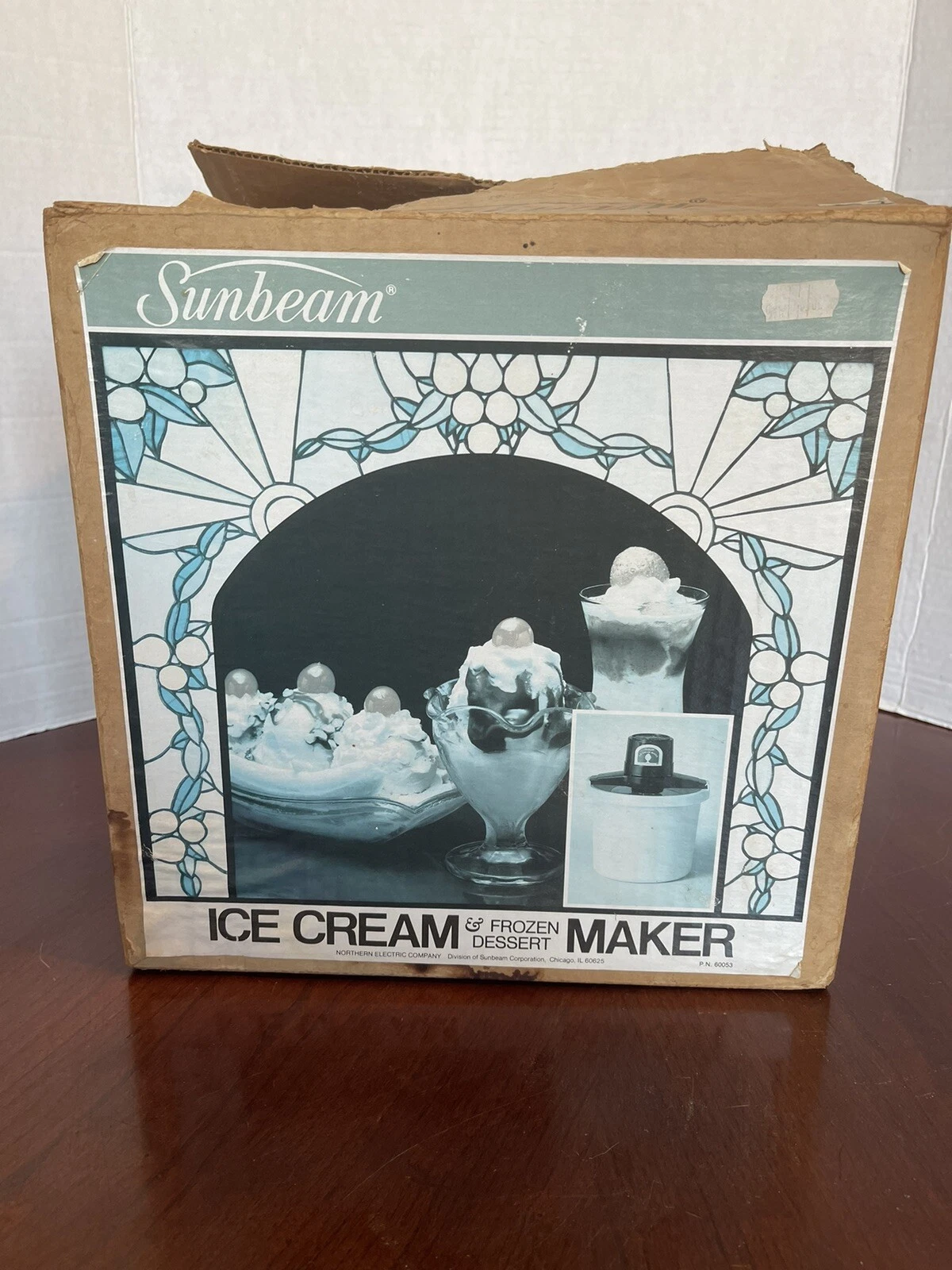 Vintage Sunbeam electric ice cream and frozen dessert maker, Works, Read Decr