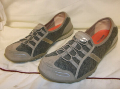 ladies skechers bungee lace tennis shoes