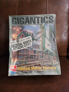 Vintage Gigantics Colossal Mantis Diorama AMT ERTL