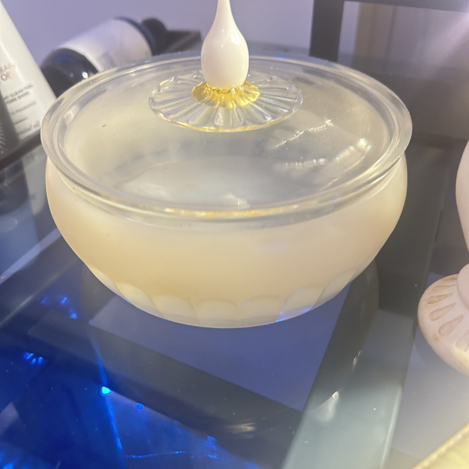 Vintage 1960s Avon Elusive Beauty Dusting Powder Box