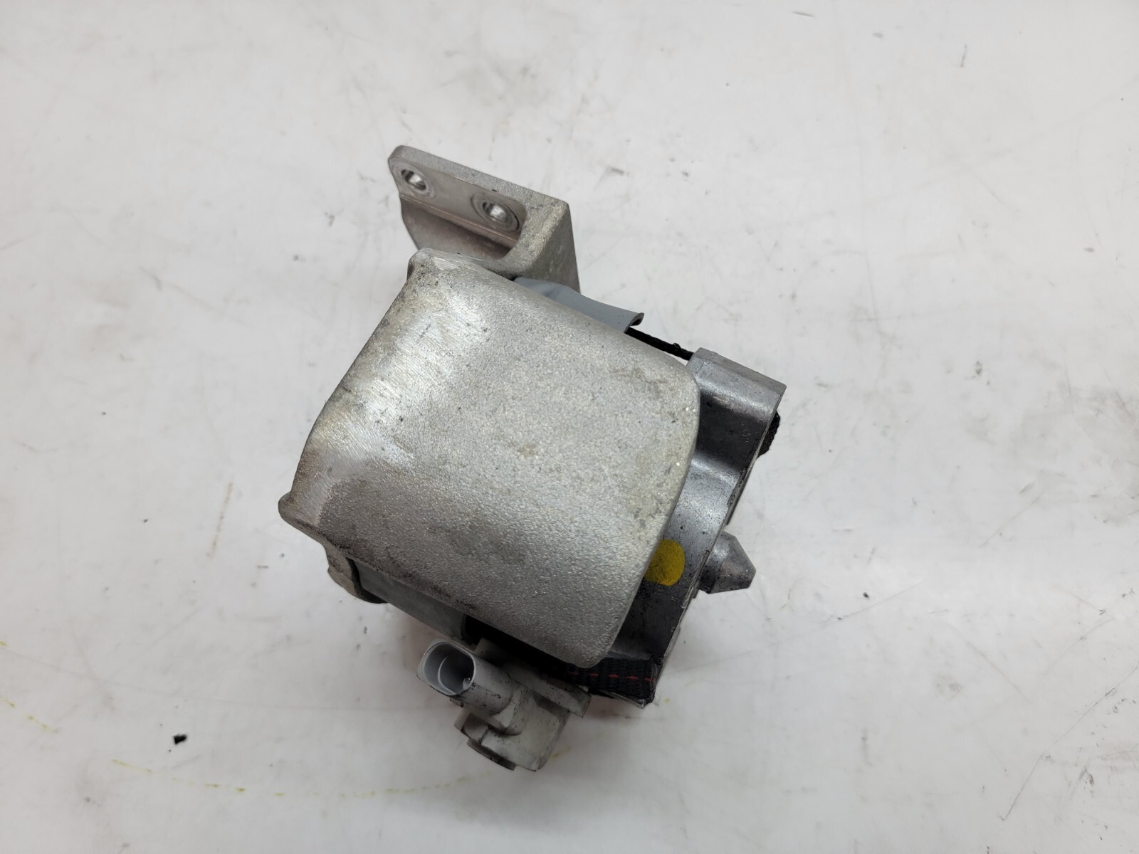 LAMBORGHINI AVENTADOR REAR DIFFERENTIAL MOUNT SUPPORT BRACKET OEM 470199353A