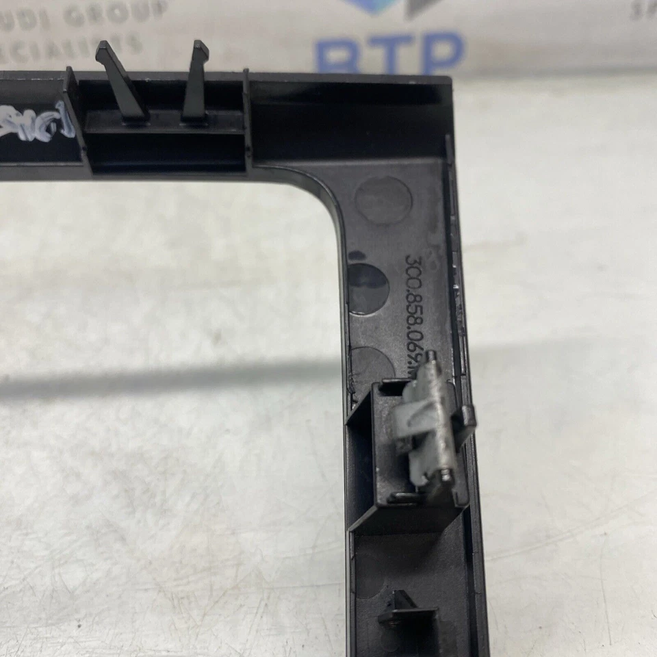 VOLKSWAGEN PASSAT B6 TRENDLINE 2001-2005 EMBELLECEDOR ESTÉREO 3C0858069M CAJA105 Foto 3 de 4